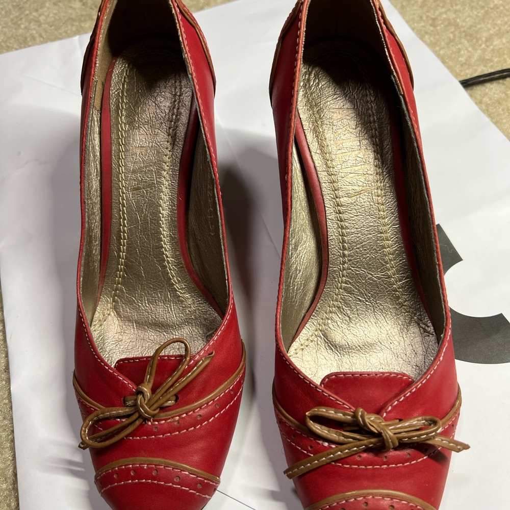 Elegant Red Women's Shoes with Bow Detail